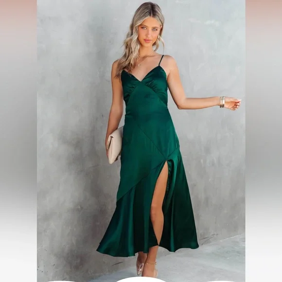 vici formal dresses Eleanor A-Line Front Cutout Maxi Dress in Black